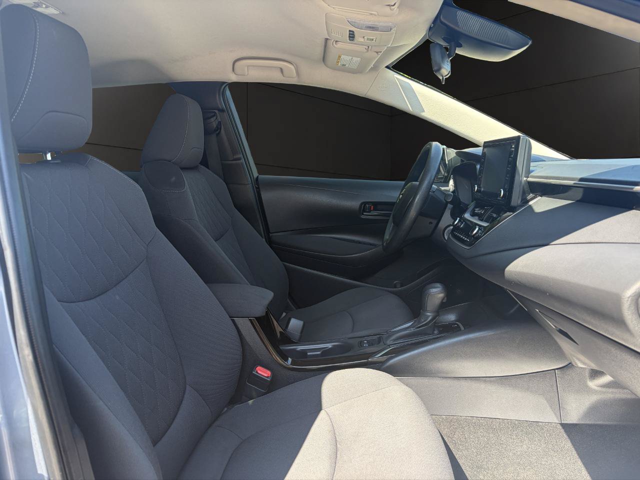 Used 2022 Toyota Corolla LE FWD image 15