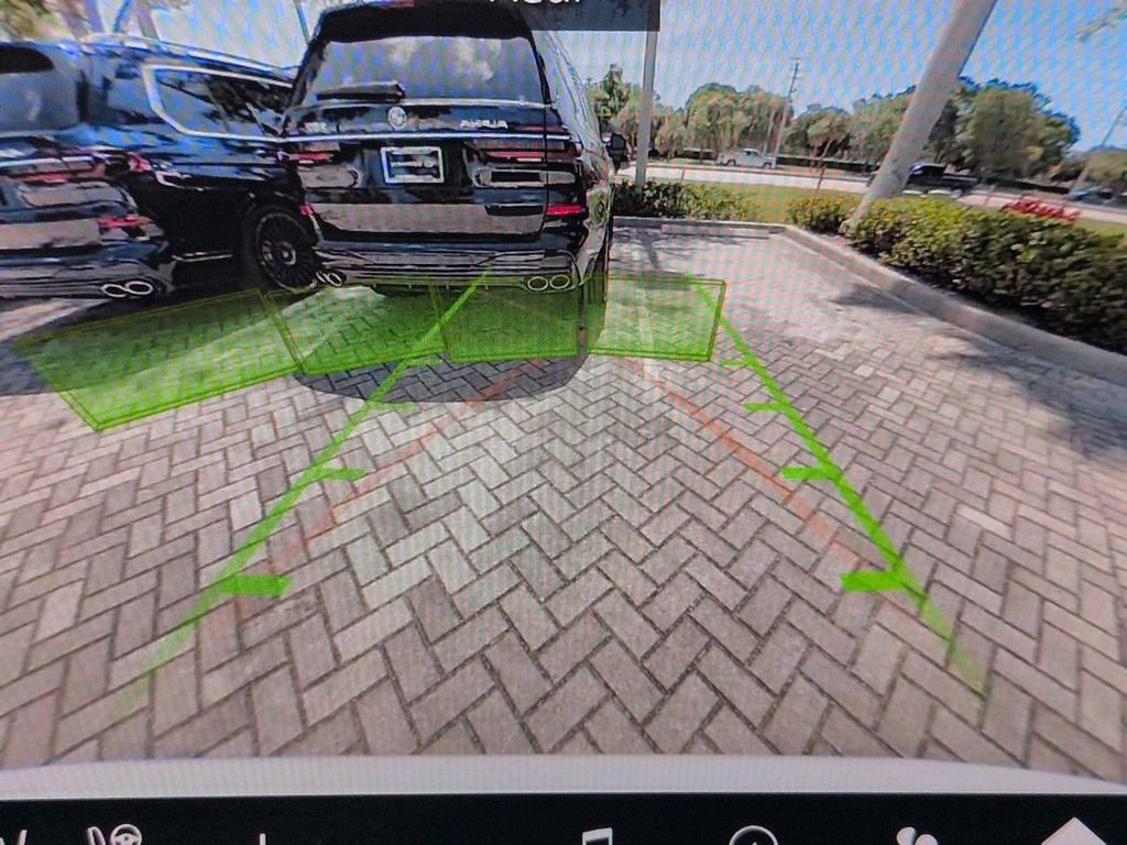 New 2026 BMW ALPINA XB7 AWD/4WD image 21
