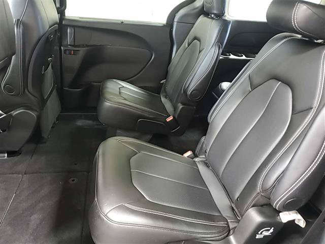 Used 2026 Chrysler Pacifica Select FWD image 11
