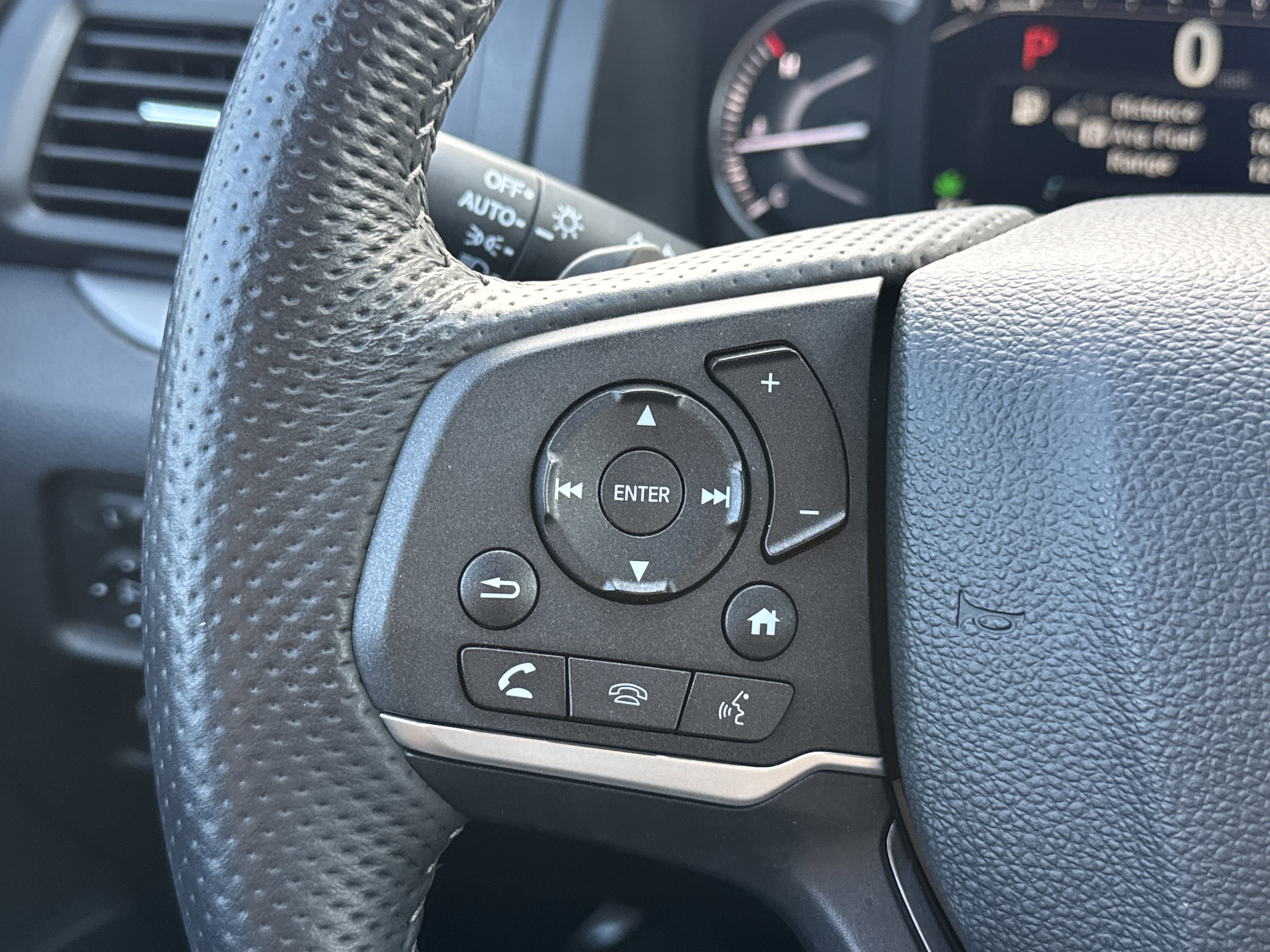 Used 2025 Honda Passport EX-L image 18