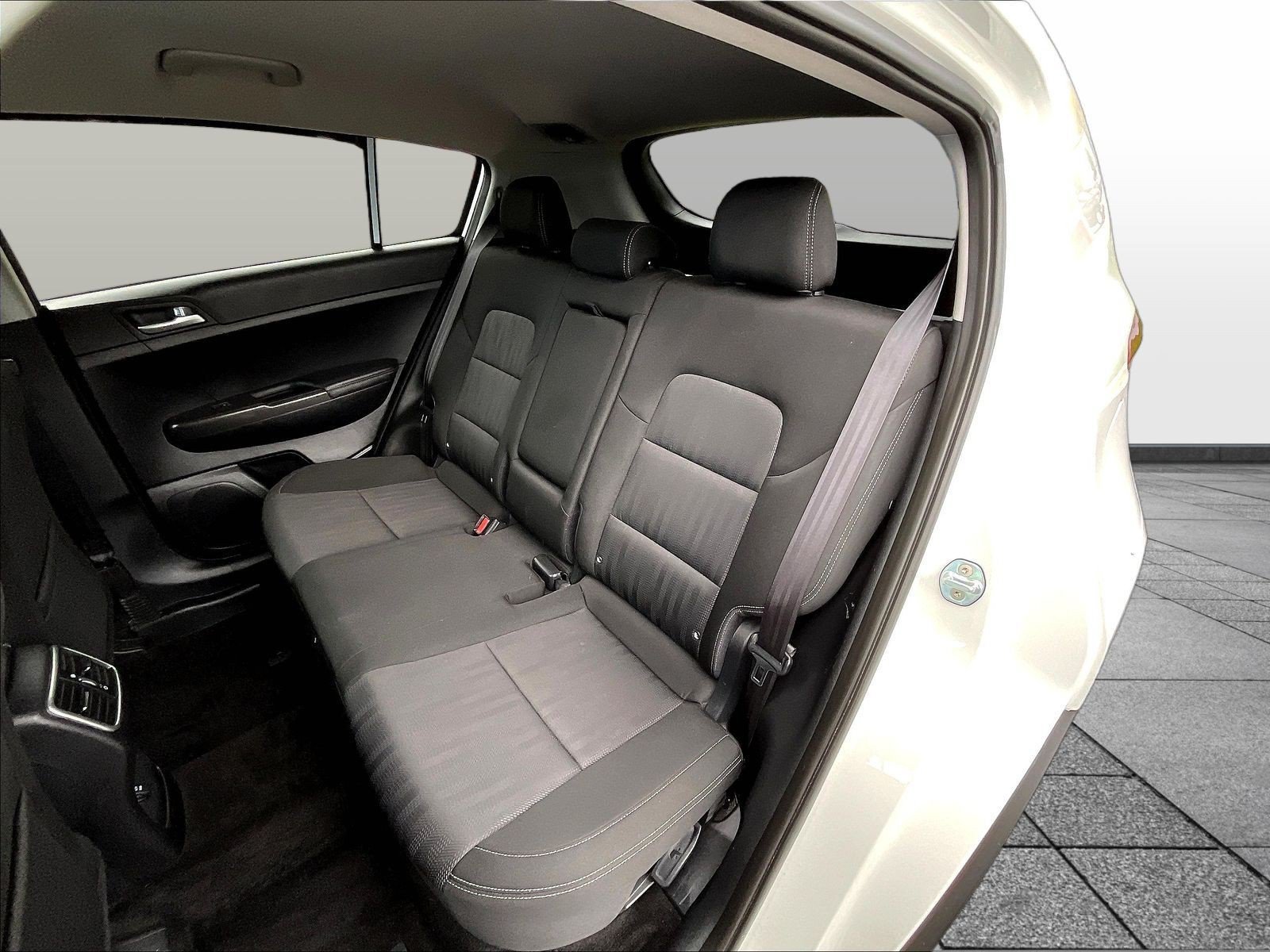 Used 2020 Kia Sportage LX AWD/4WD image 25