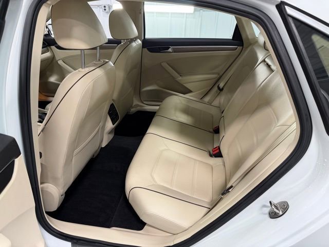 Used 2018 Volkswagen Passat 2.0T SE FWD image 10