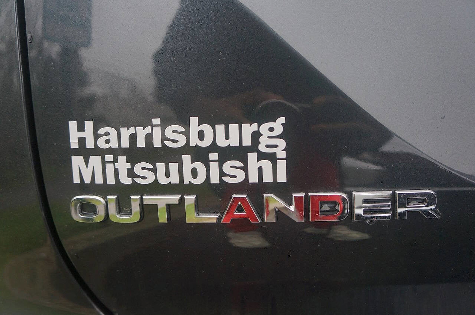 New 2025 Mitsubishi Outlander SE image 13