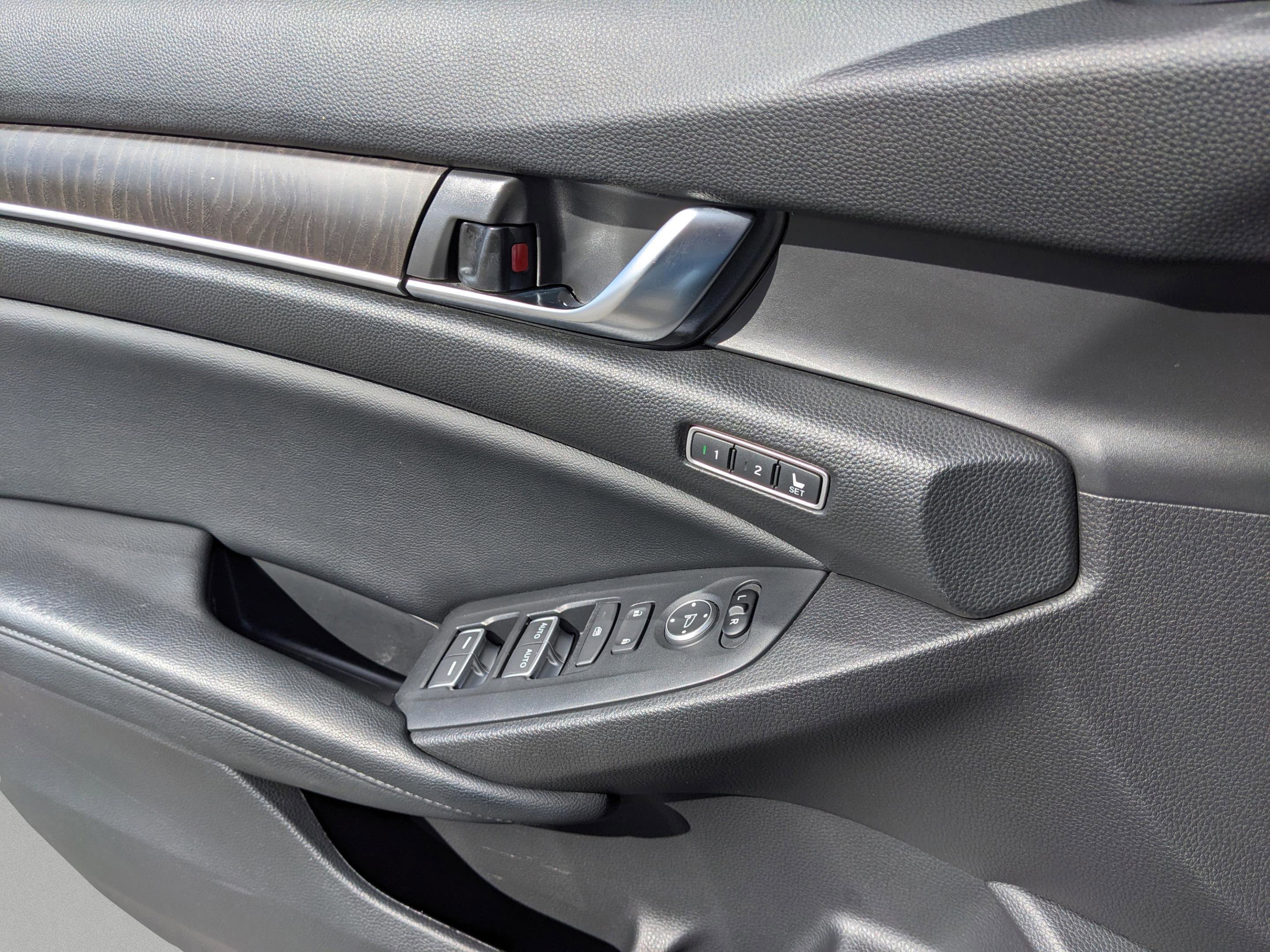 Used 2018 Honda Accord EX-L image 18