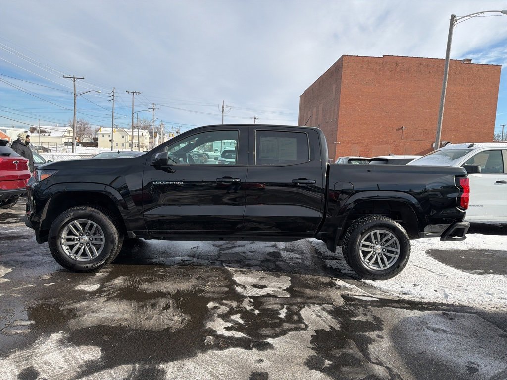 Used 2024 Chevrolet Colorado LT w/ LT Convenience Package II image 4
