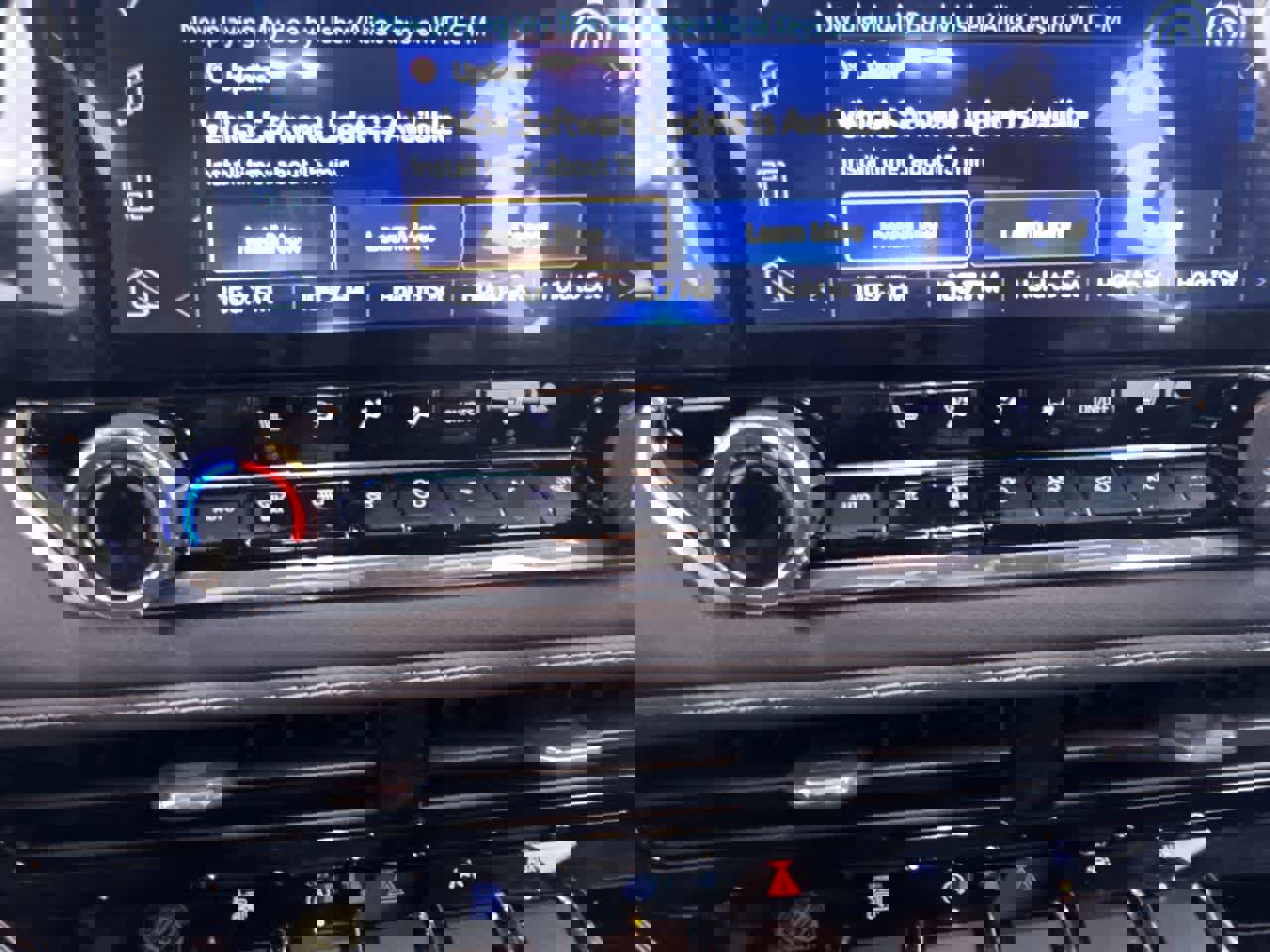 Used 2024 Chevrolet Colorado LT w/ LT Convenience Package III image 26