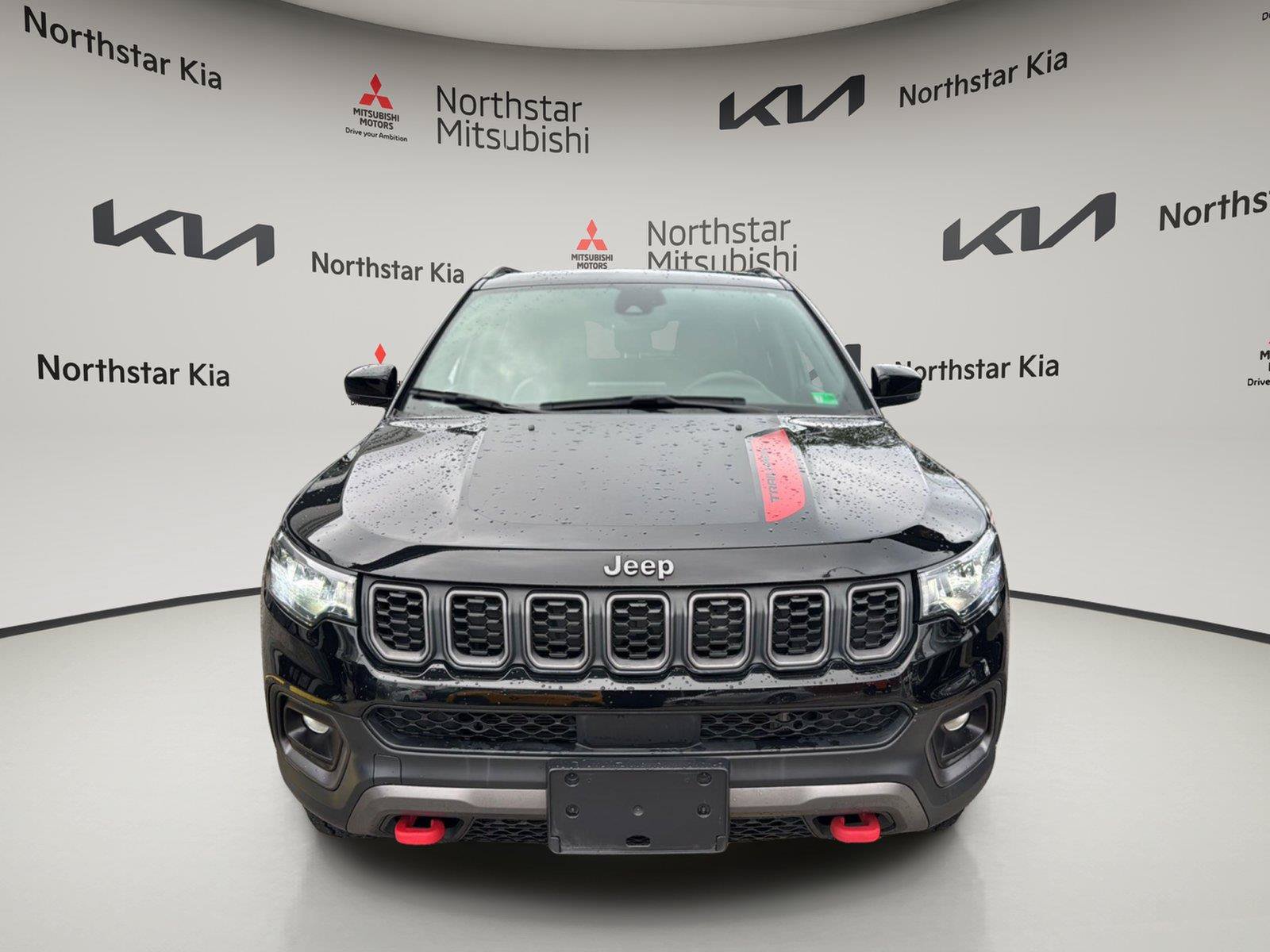 Used 2024 Jeep Compass Trailhawk AWD/4WD image 9