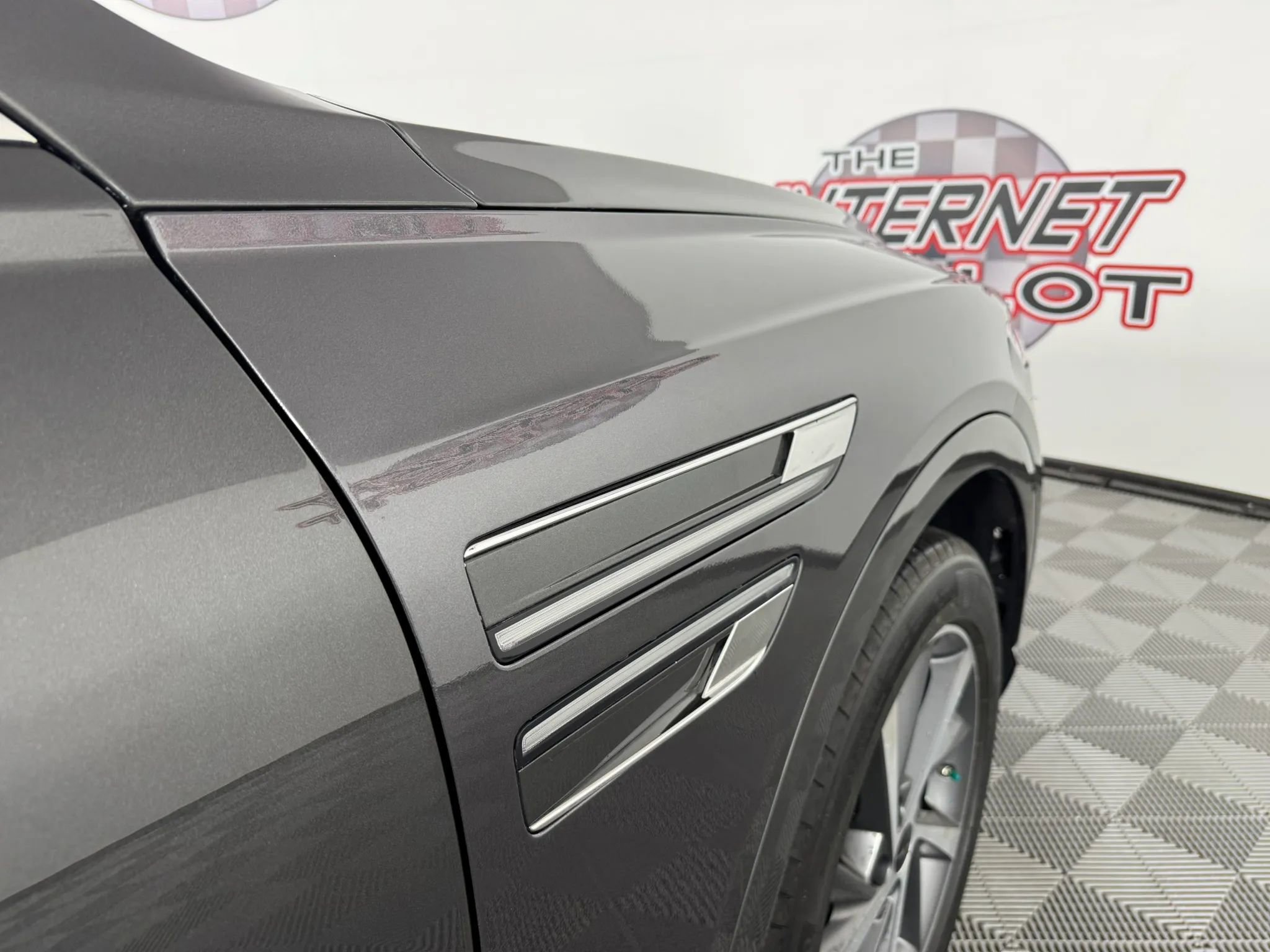 Used 2025 Genesis GV80 2.5T Advanced AWD/4WD image 35