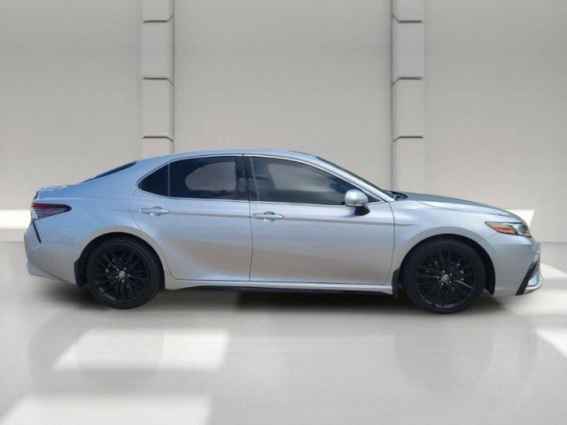 Used 2022 Toyota Camry XSE FWD image 4
