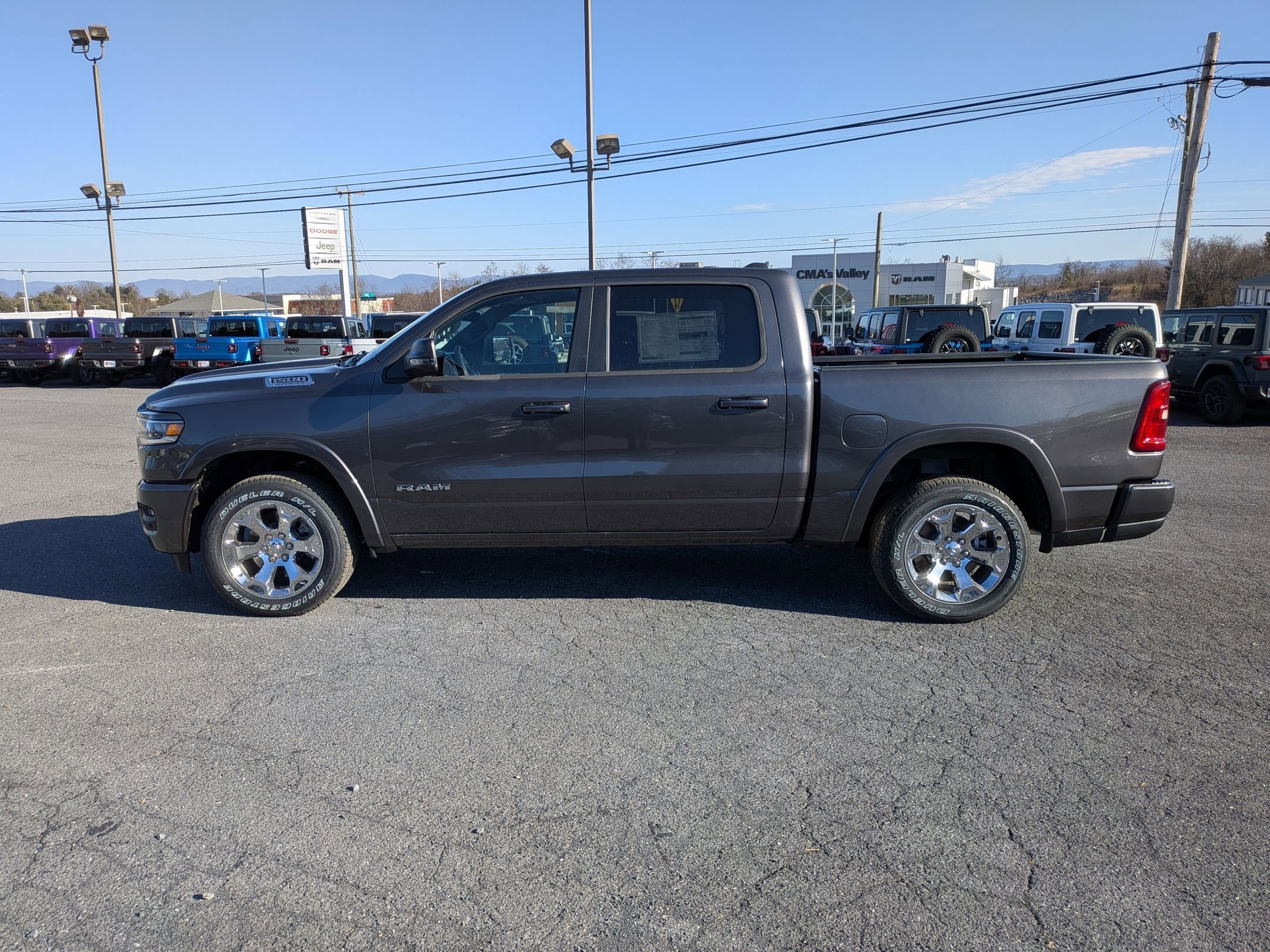 New 2026 RAM 1500 4x4 Crew Cab image 8
