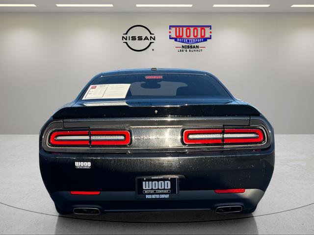 Used 2021 Dodge Challenger SXT image 2