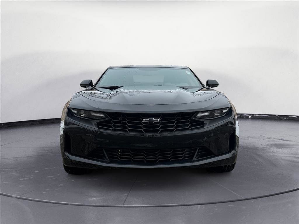 Used 2023 Chevrolet Camaro LT image 9