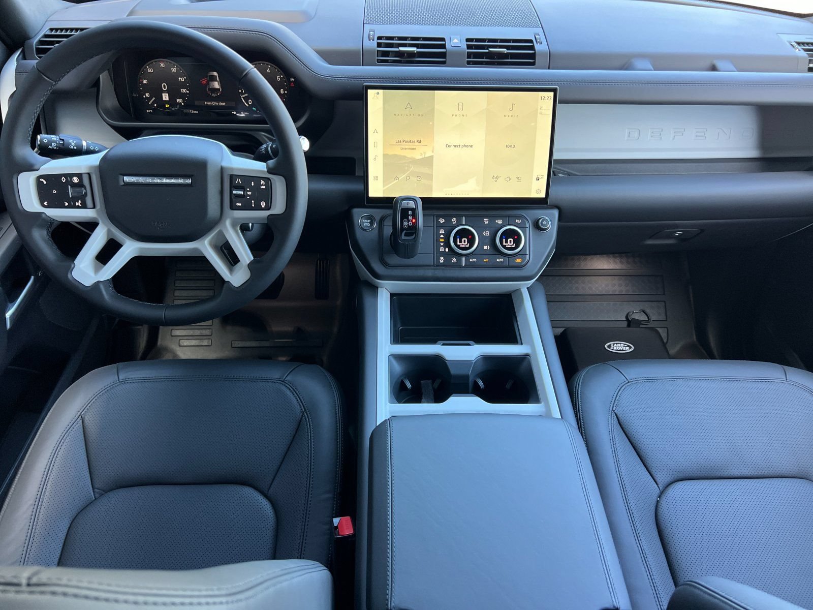 New 2026 Land Rover Defender 110 X-Dynamic SE AWD/4WD image 13