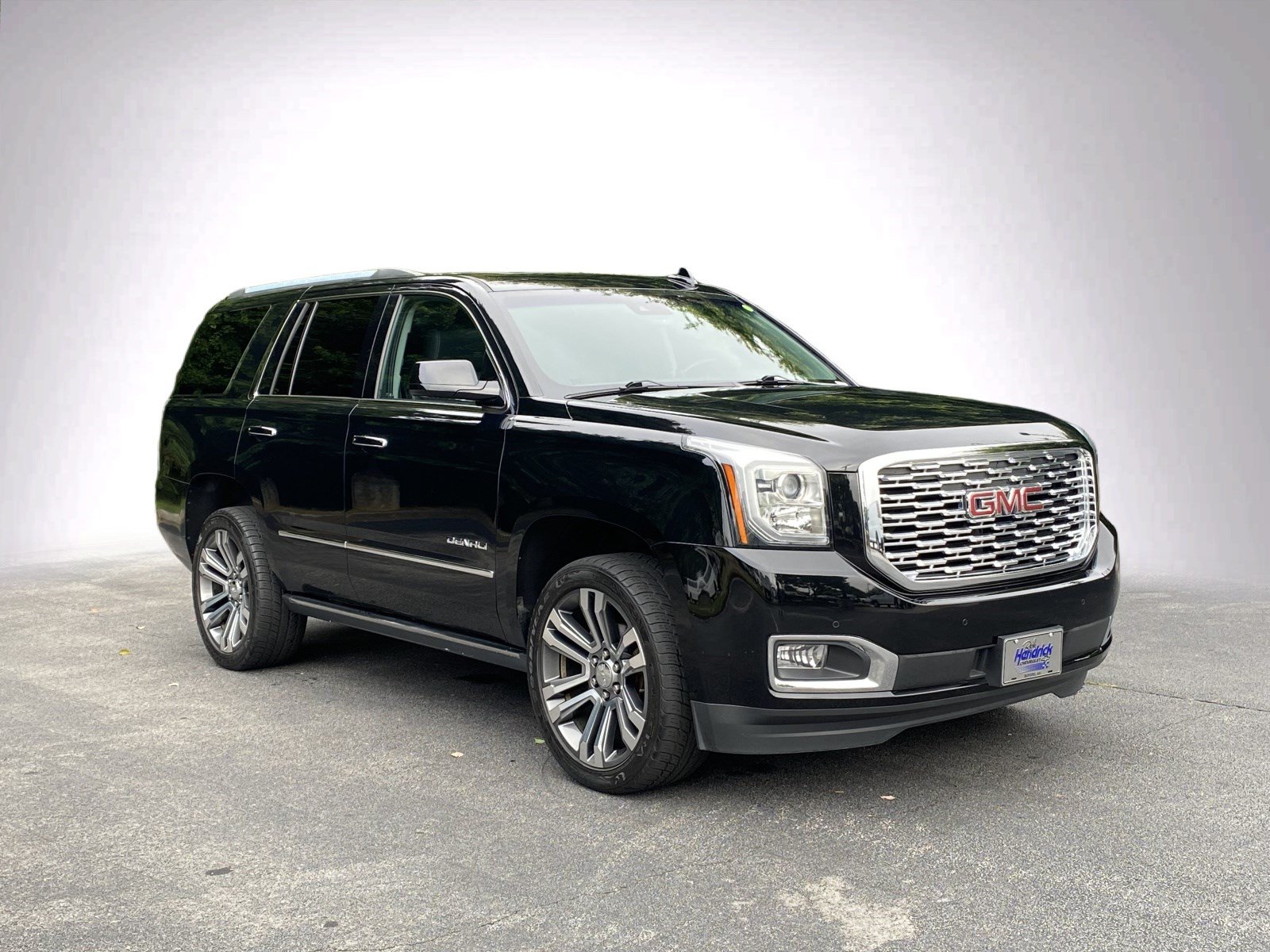 Used 2018 GMC Yukon Denali w/ Denali Ultimate Package AWD/4WD image 2