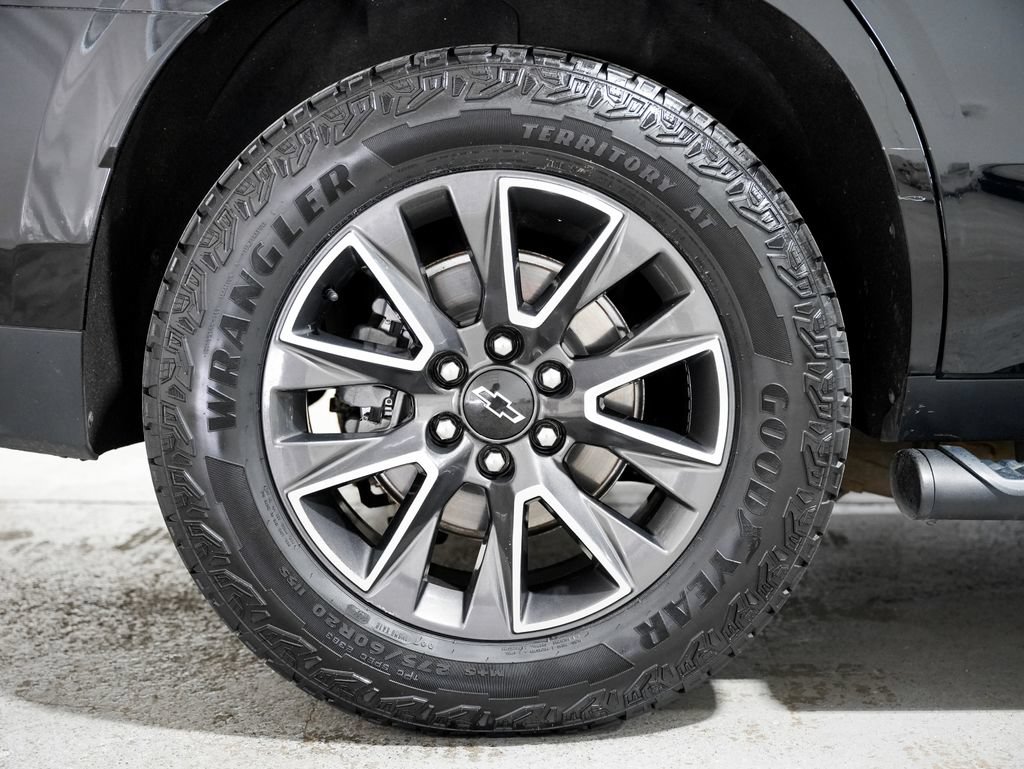Used 2022 Chevrolet Tahoe Z71 w/ Z71 Off-Road Package AWD/4WD image 41