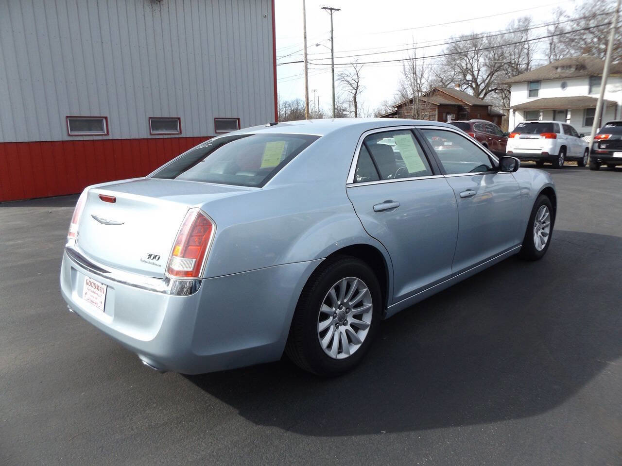 Used 2013 Chrysler 300 w/ Driver Convenience Group image 7