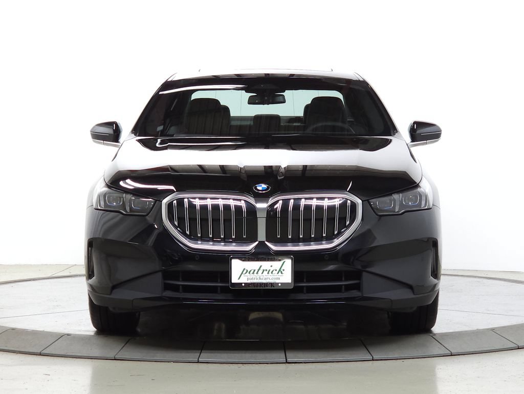 Used 2024 BMW 540i xDrive AWD/4WD image 2