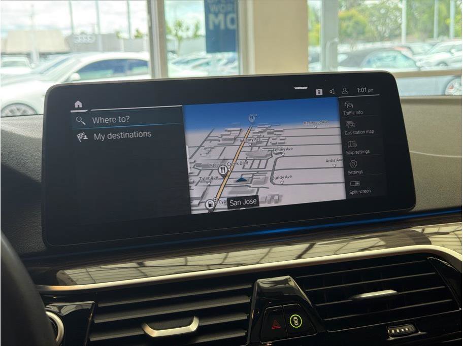 Used 2023 BMW 530e w/ Premium Package RWD image 11