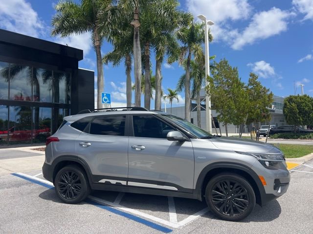 Used 2023 Kia Seltos Nightfall Edition image 7