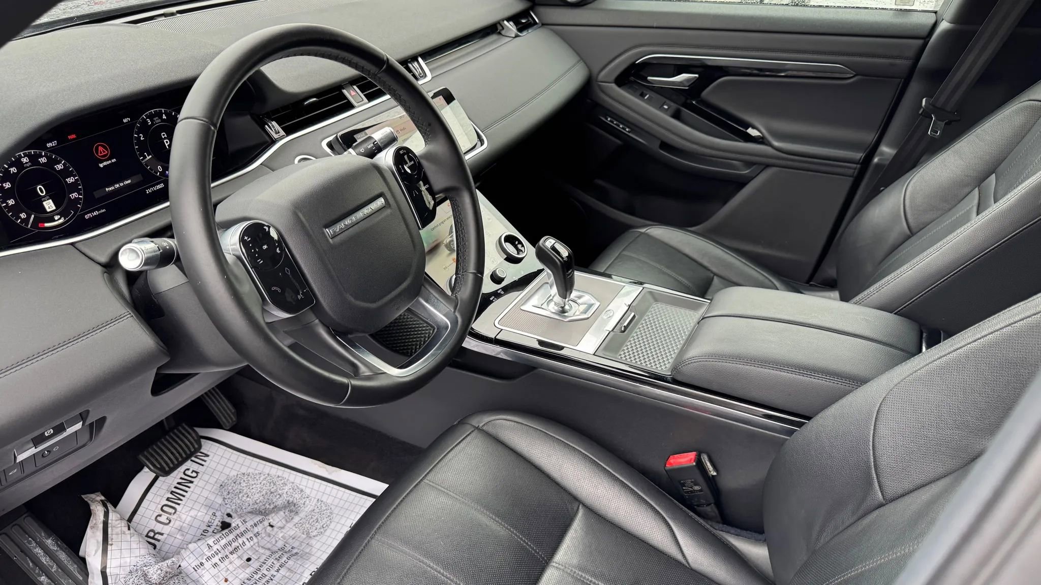 Used 2020 Land Rover Range Rover Evoque SE image 21