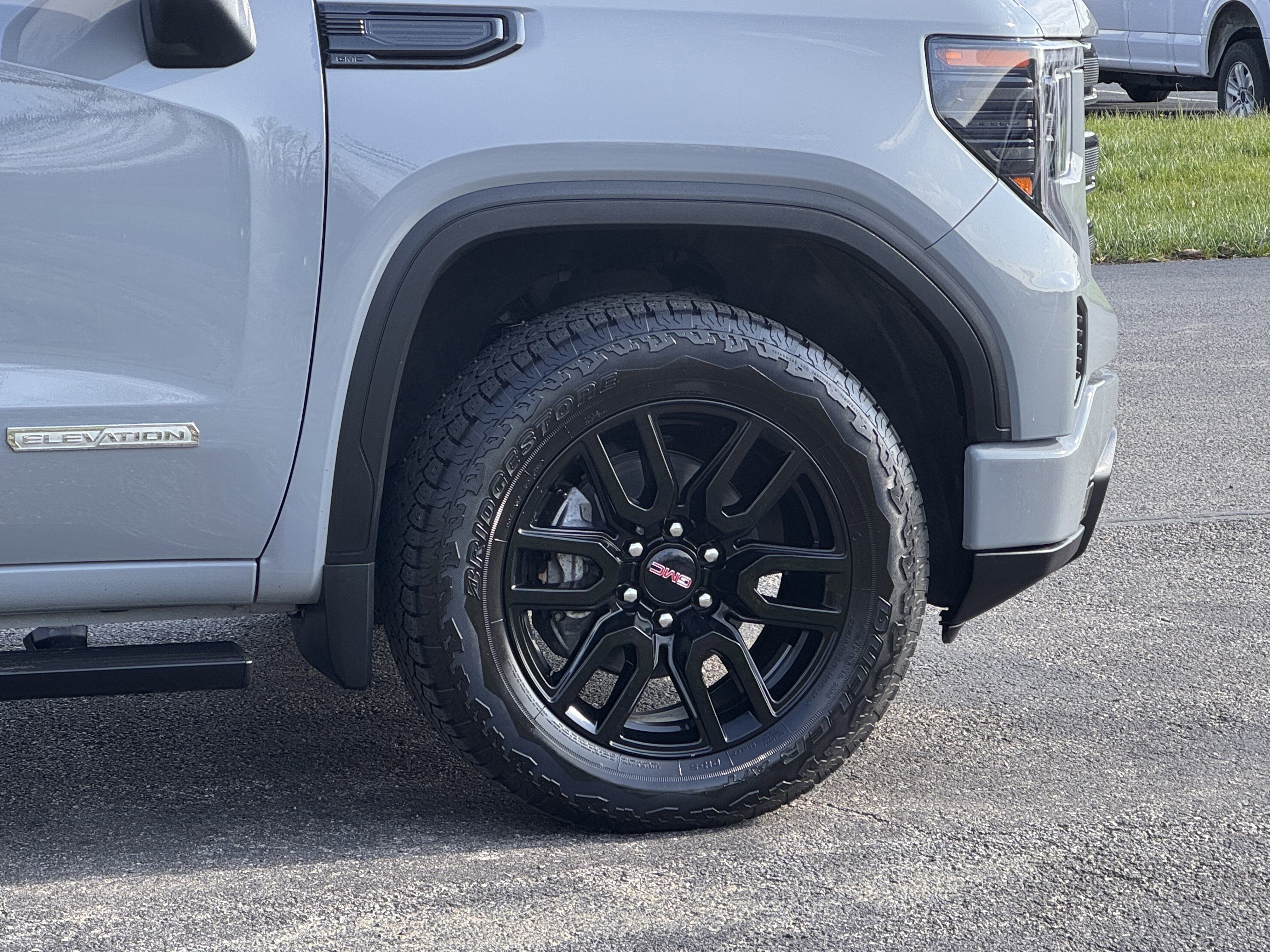 Used 2024 GMC Sierra 1500 Elevation AWD/4WD image 8