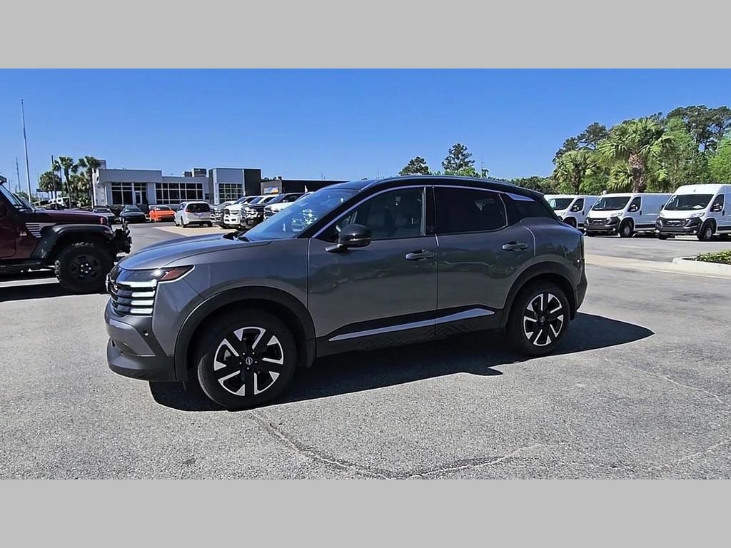 Used 2025 Nissan Kicks SR AWD/4WD image 40