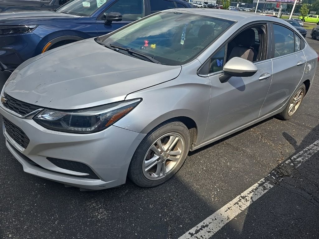 Used 2017 Chevrolet Cruze LT FWD image 1