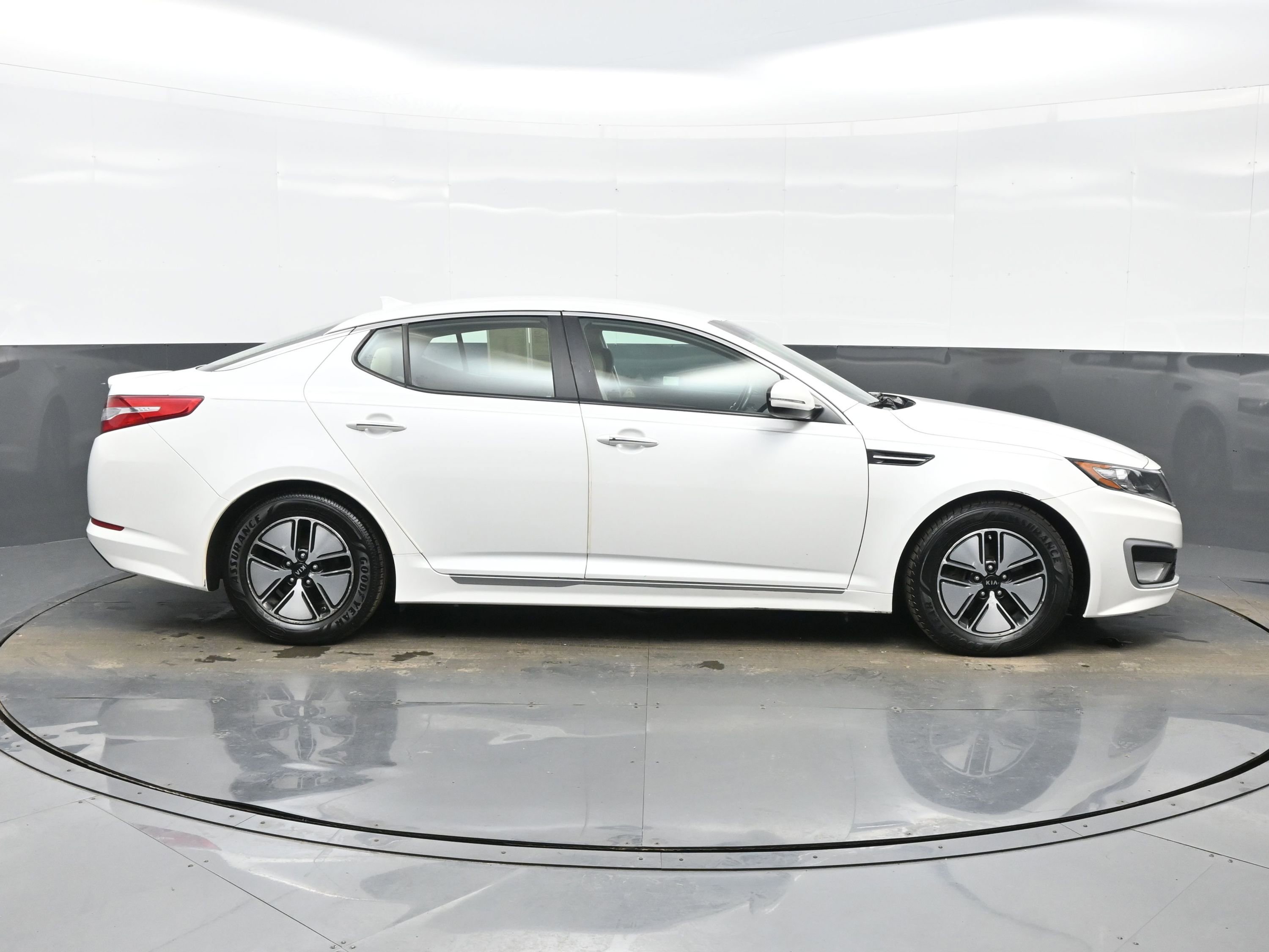 Used 2012 Kia Optima Hybrid w/ Hybrid Convenience Pkg image 7