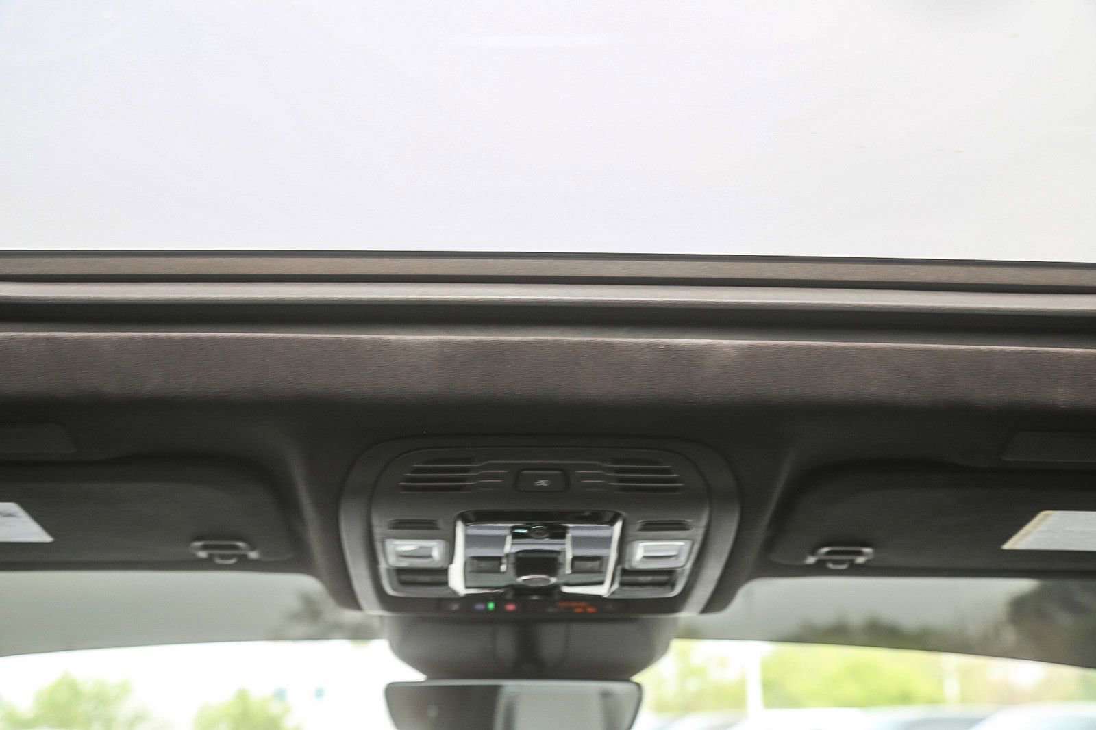 Used 2025 Cadillac Escalade ESV Sport Platinum image 14