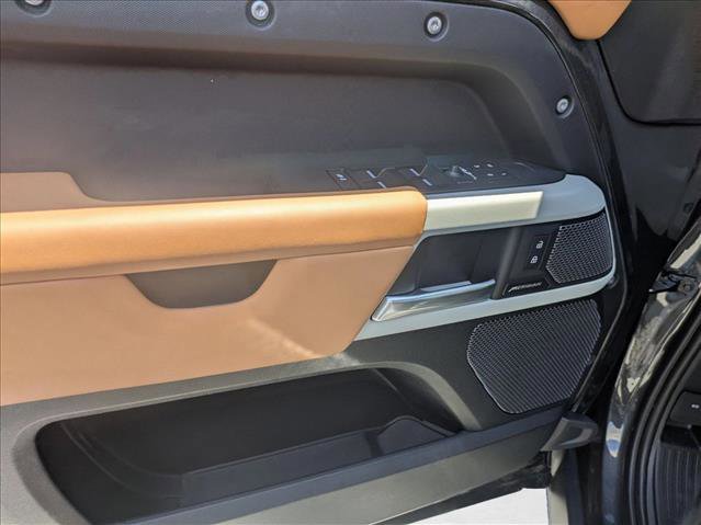 Used 2024 Land Rover Defender 110 X-Dynamic SE AWD/4WD image 7