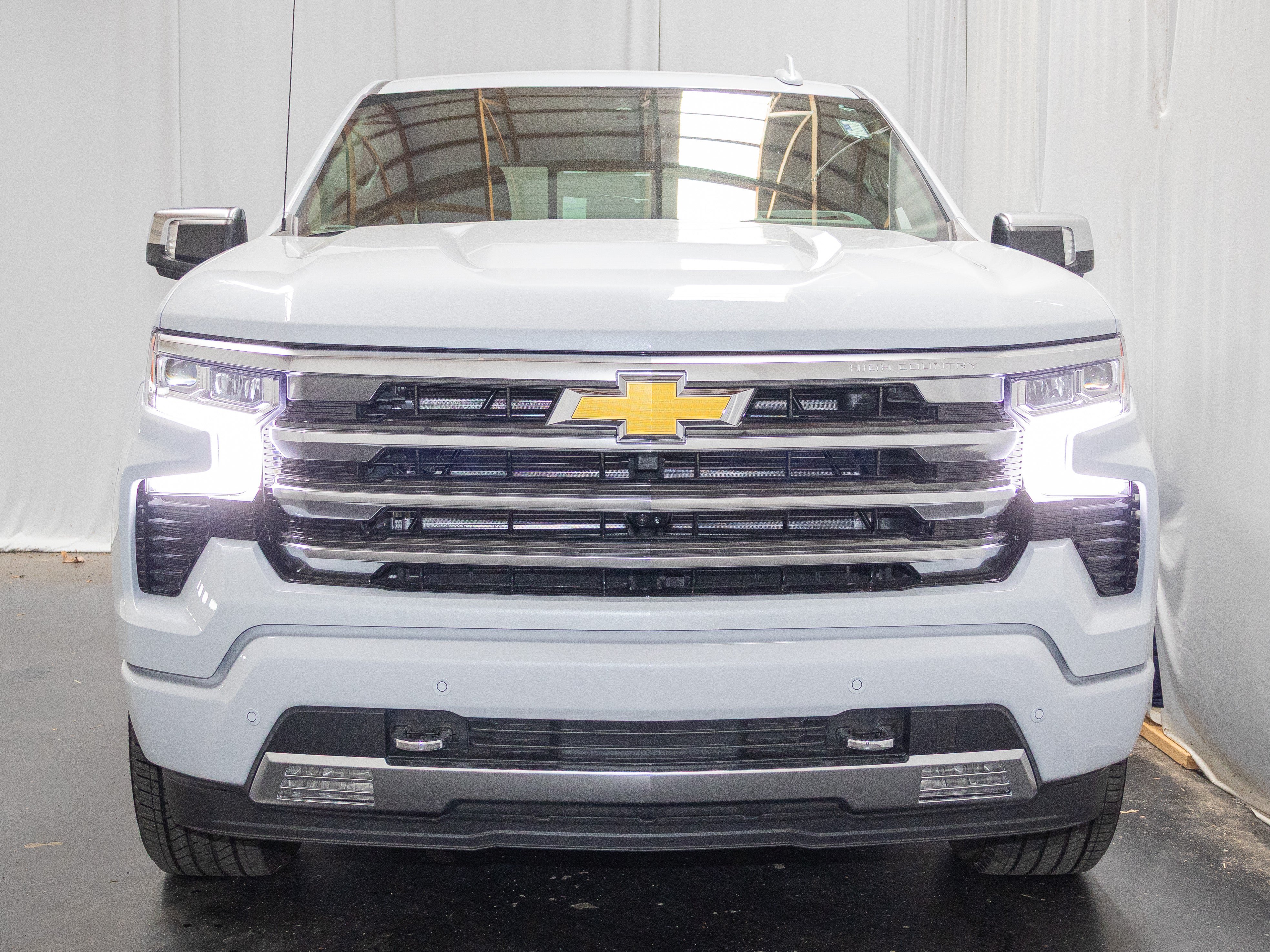 New 2026 Chevrolet Silverado 1500 High Country w/ High Country Premium Package AWD/4WD image 2