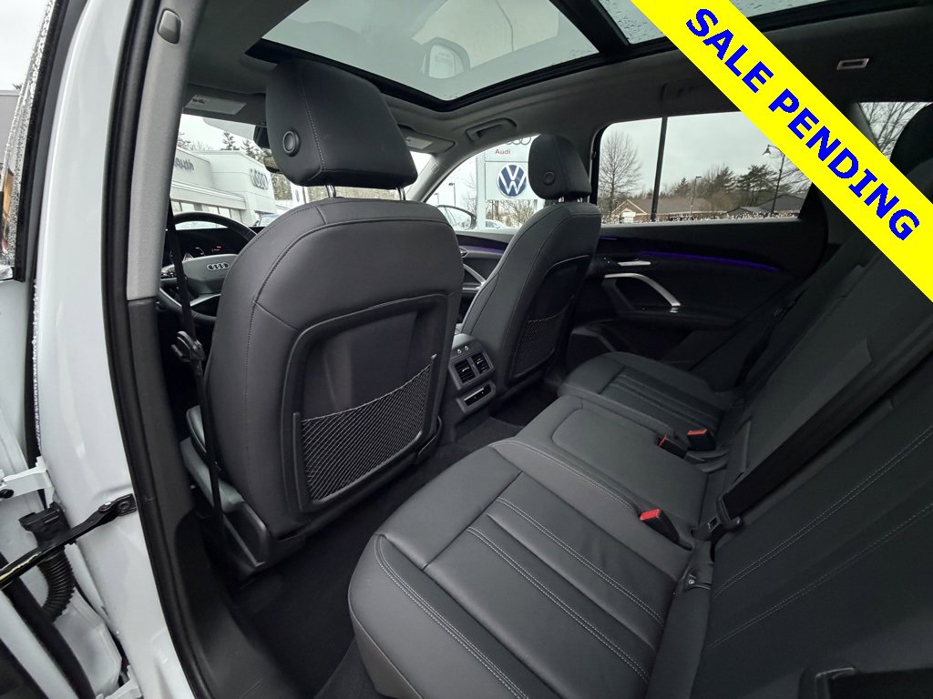 Used 2025 Audi Q5 Premium w/ Convenience Package image 28