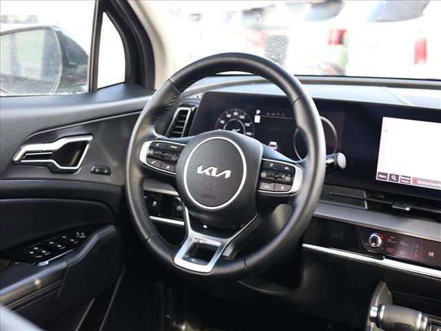 Used 2025 Kia Sportage SX image 11