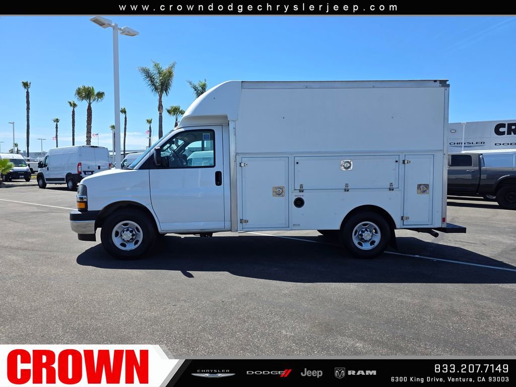 Used 2021 Chevrolet Express 3500 w/ Power Convenience Package RWD image 4