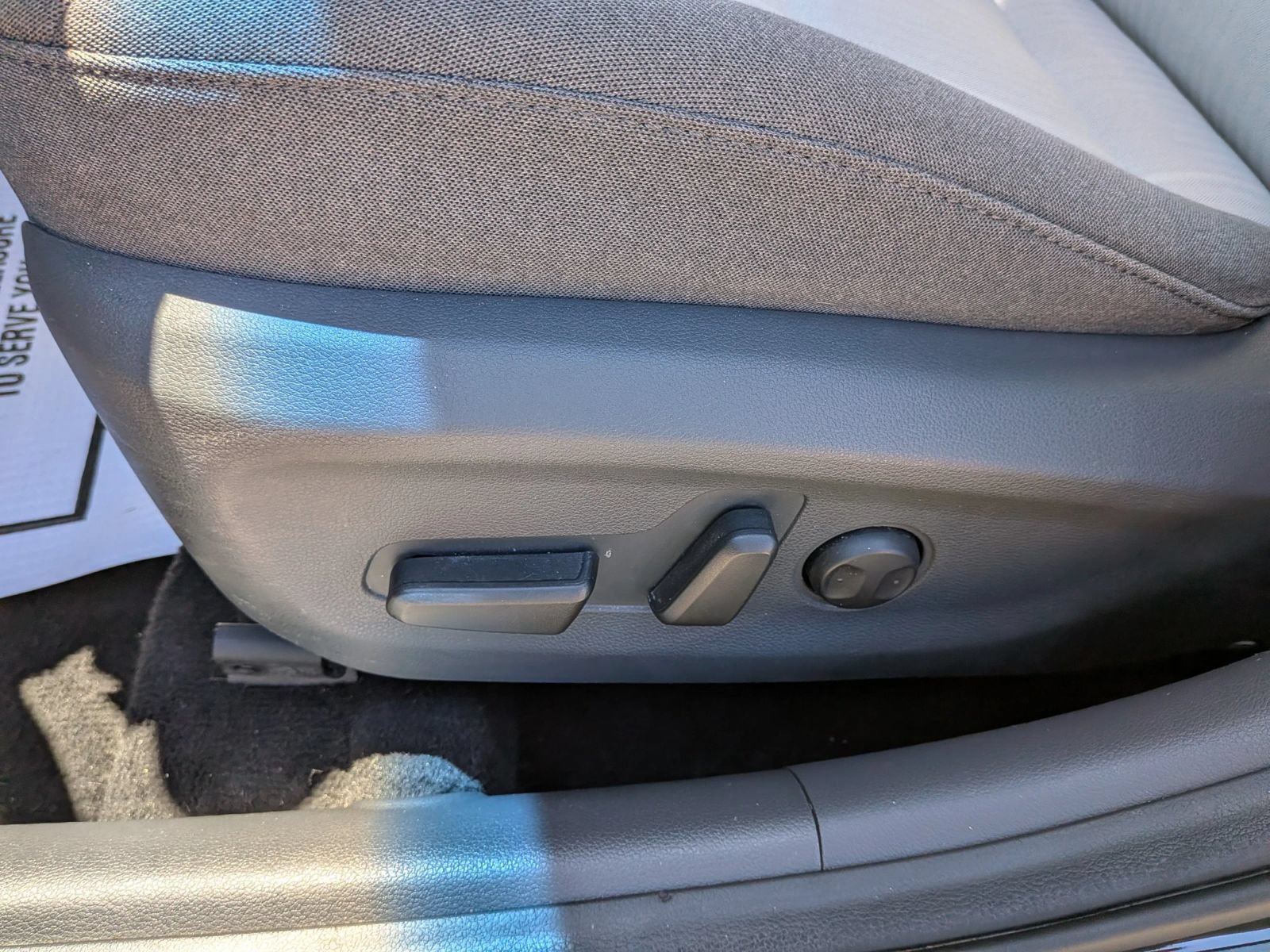 Used 2020 Hyundai Ioniq SEL FWD image 26