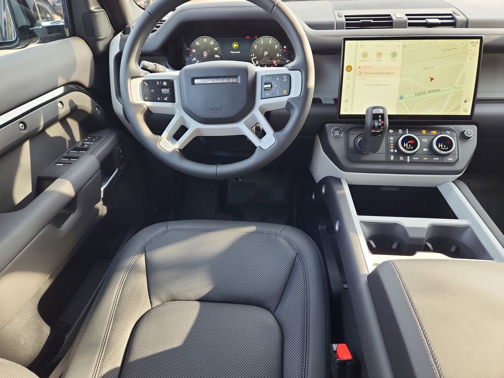 Used 2026 Land Rover Defender 110 X-Dynamic SE image 4
