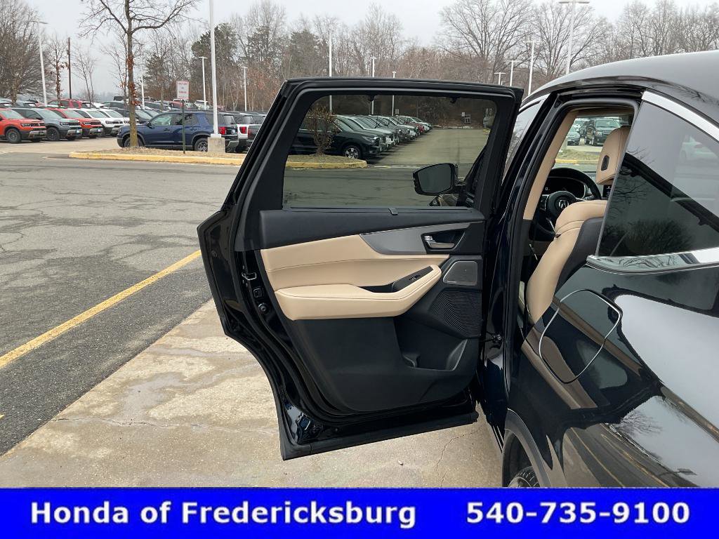 Used 2025 Acura MDX w/Technology Package image 16