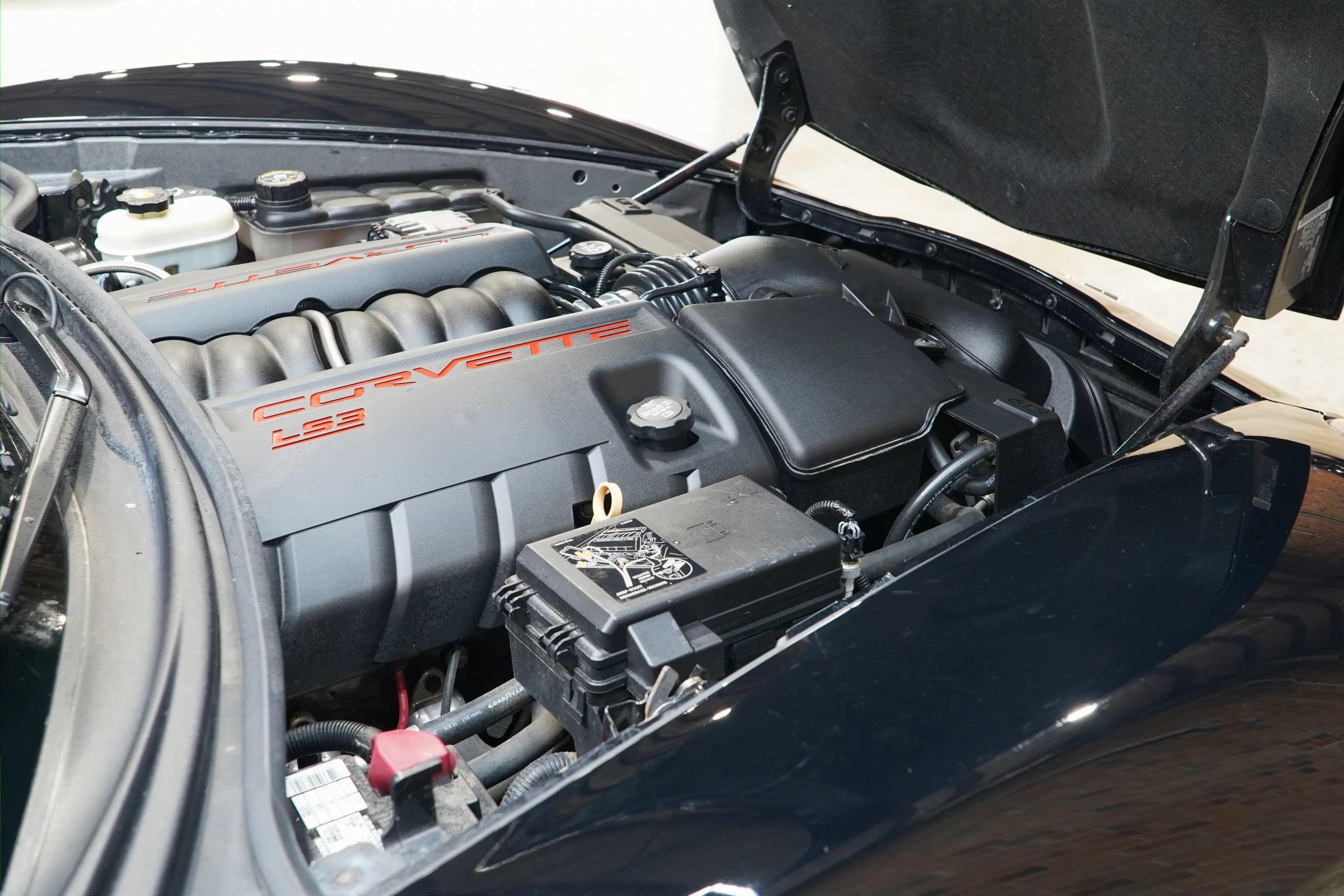 Used 2009 Chevrolet Corvette Coupe w/ Preferred Equipment Group RWD image 30