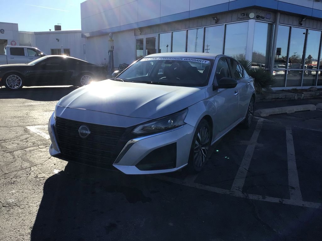 Used 2024 Nissan Altima 2.5 SV image 3