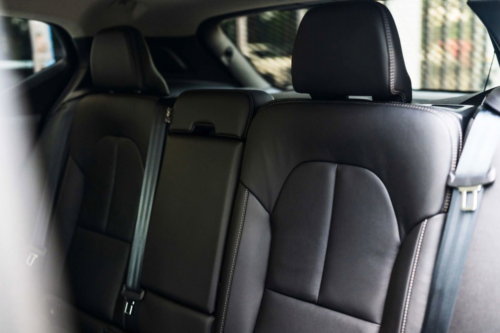 Used 2025 Volvo XC40 B5 Plus w/ Protection Package Premier image 27