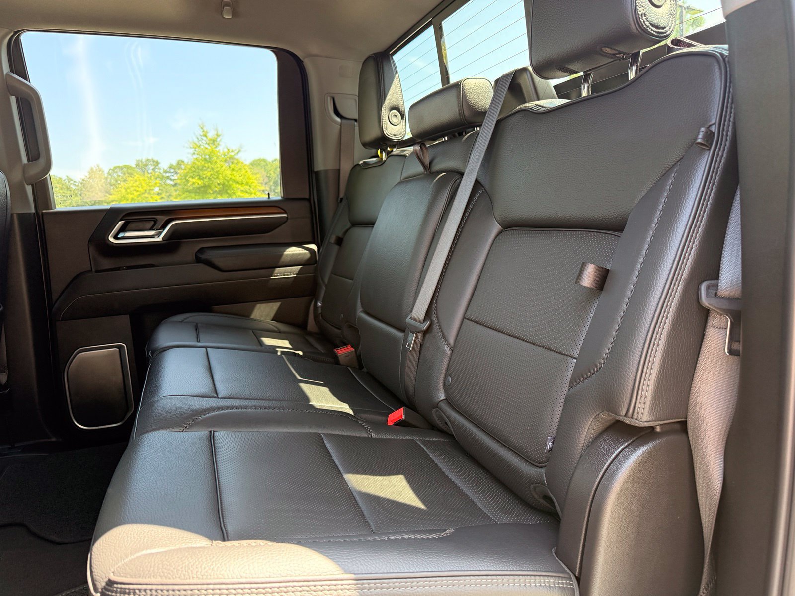 Used 2025 GMC Sierra 2500 Denali w/ Denali Reserve Package AWD/4WD image 39