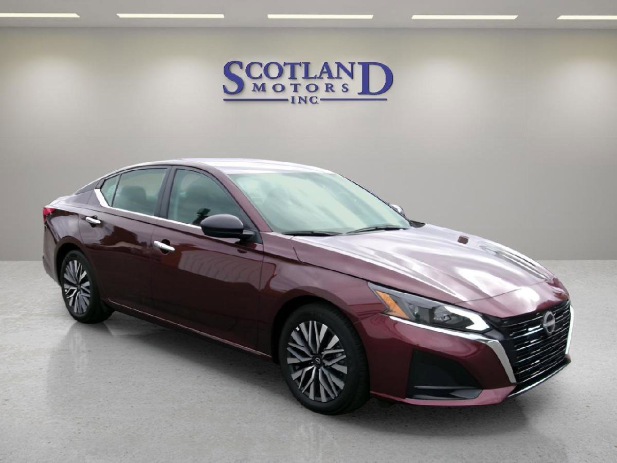 Used 2025 Nissan Altima 2.5 SV image 4