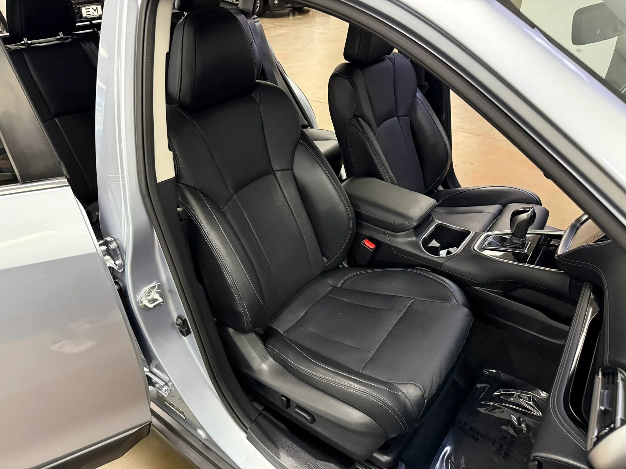 Used 2023 Subaru Outback Limited w/ Popular Package #2 AWD/4WD image 12