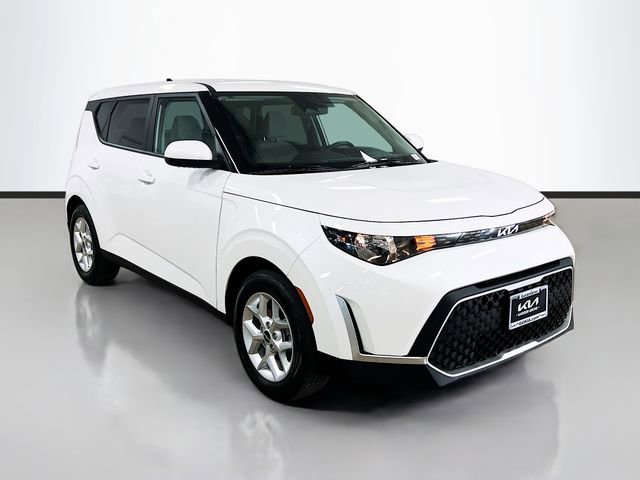 Certified 2025 Kia Soul LX image 8