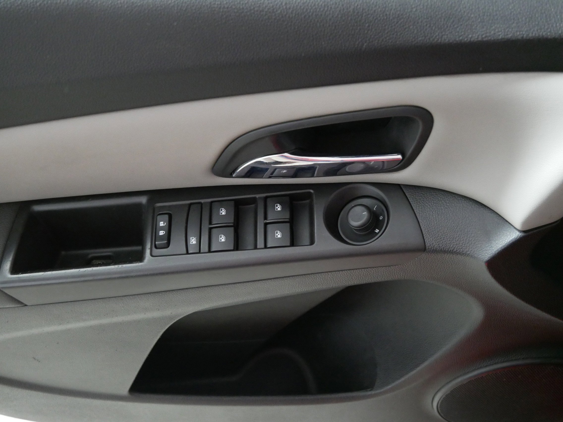 Used 2016 Chevrolet Cruze LS FWD image 19