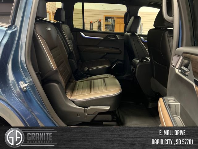 Used 2026 GMC Acadia Denali Ultimate w/ LPO, Floor Liner Package image 35