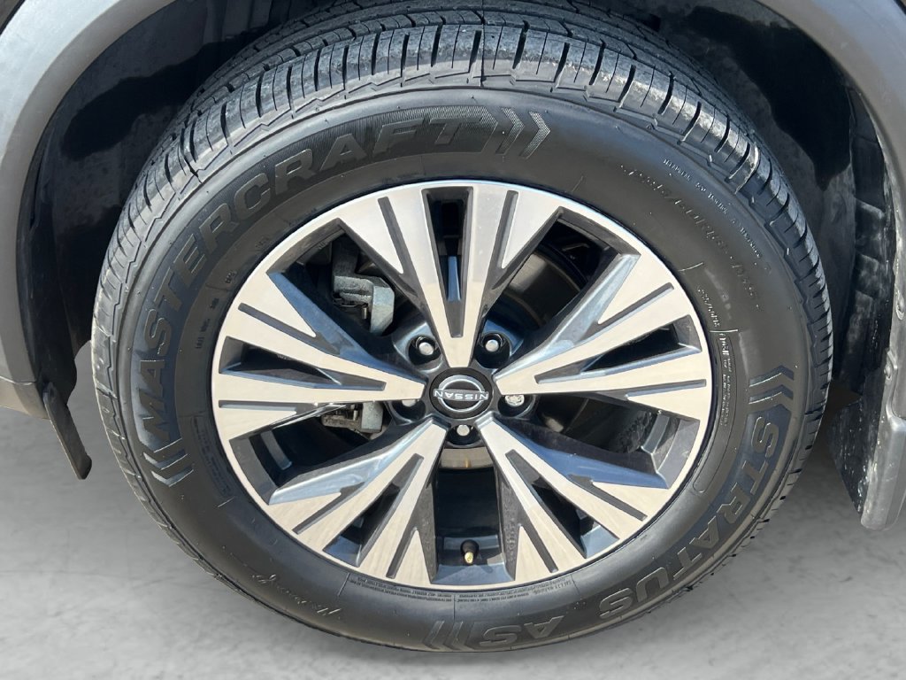 Certified 2023 Nissan Rogue SV FWD image 23