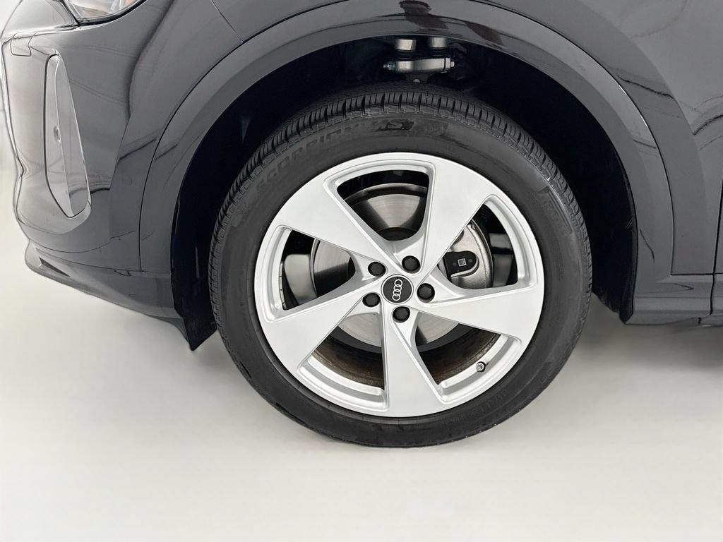 Certified 2025 Audi Q5 Premium w/ Premium Plus AWD/4WD image 29