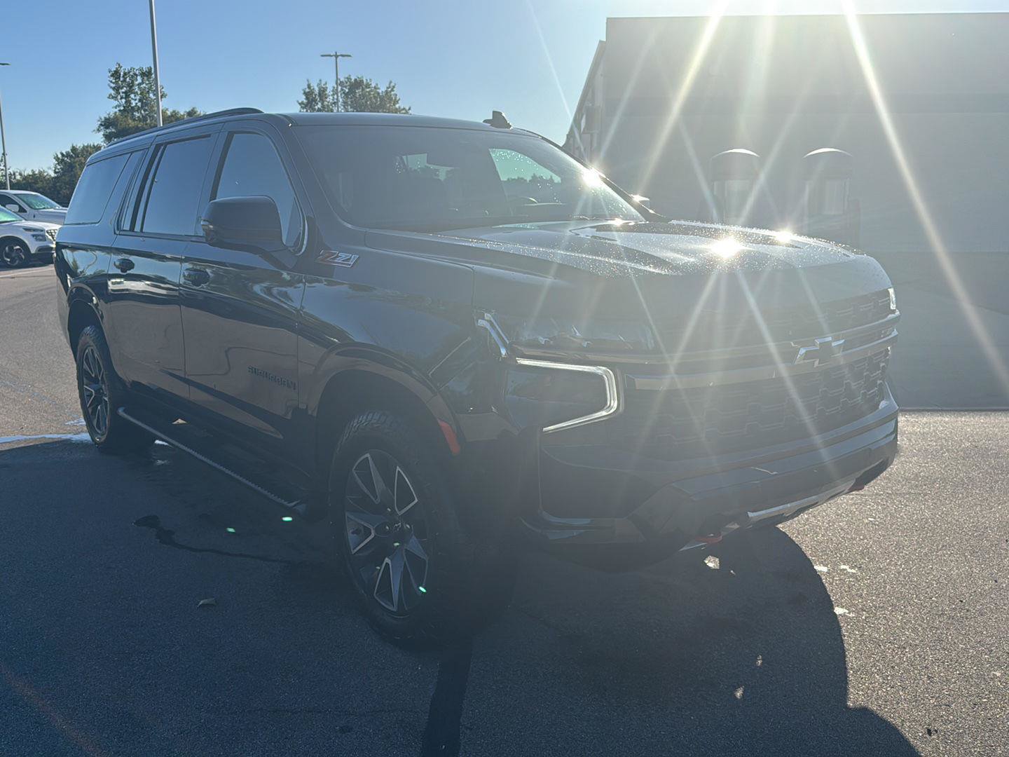 Used 2022 Chevrolet Suburban Z71 w/ Luxury Package AWD/4WD image 7