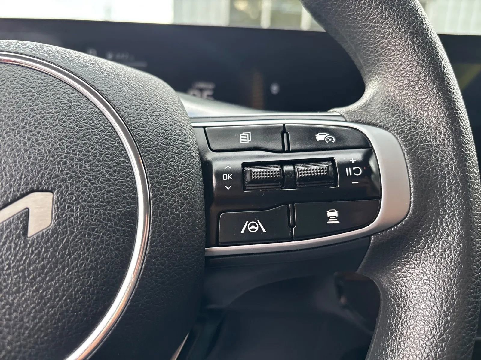 Used 2025 Kia K5 LXS FWD image 15